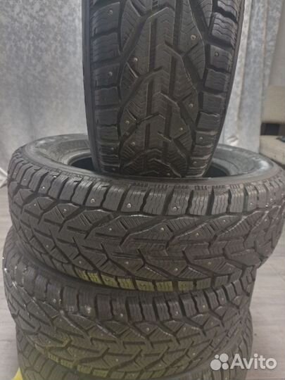 Tigar Ice 215/60 R16