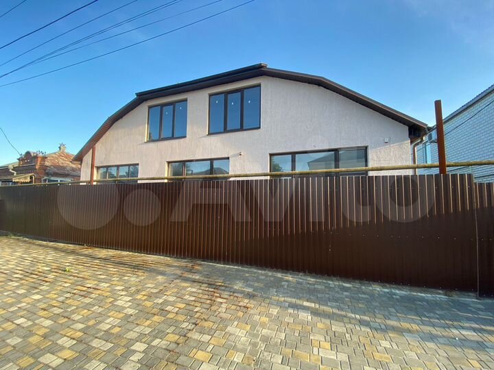 Дом 239 м² на участке 8 сот.