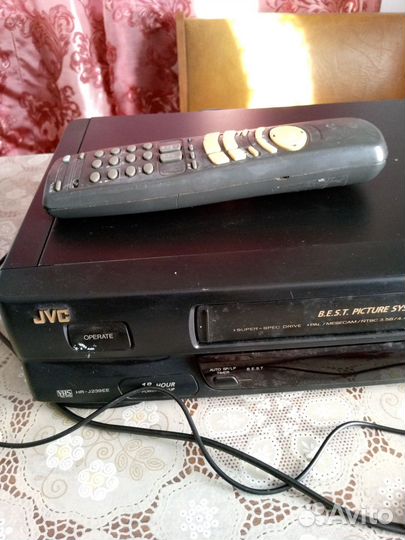 Видеомагнитофон JVC