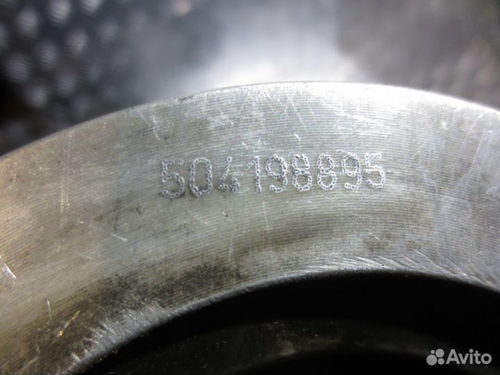 Поршень Iveco 504198895