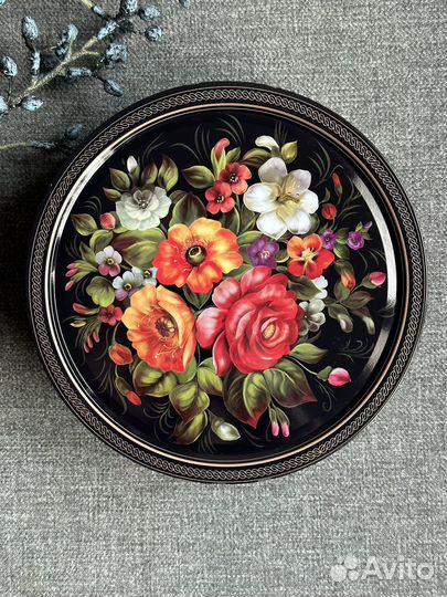 Жестяная коробка (роспись Жостово, 2012 год)