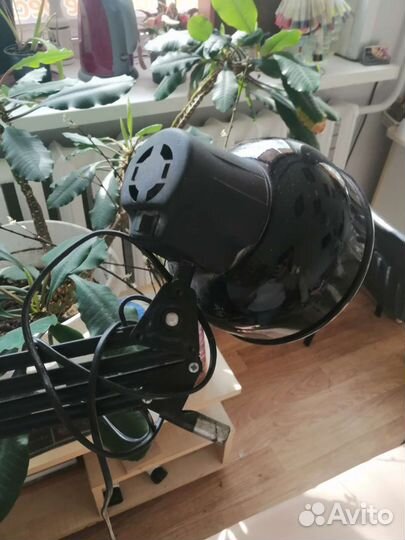 Лампа настольная