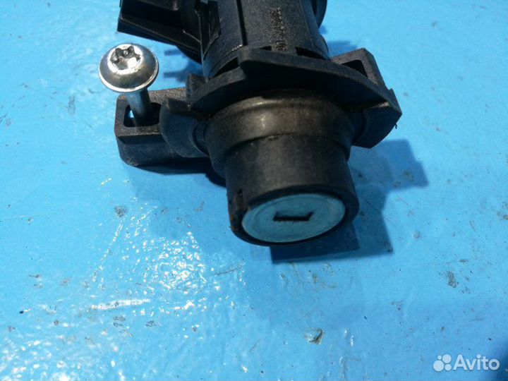 Личинка замка багажника Mercedes-Benz Cls W218