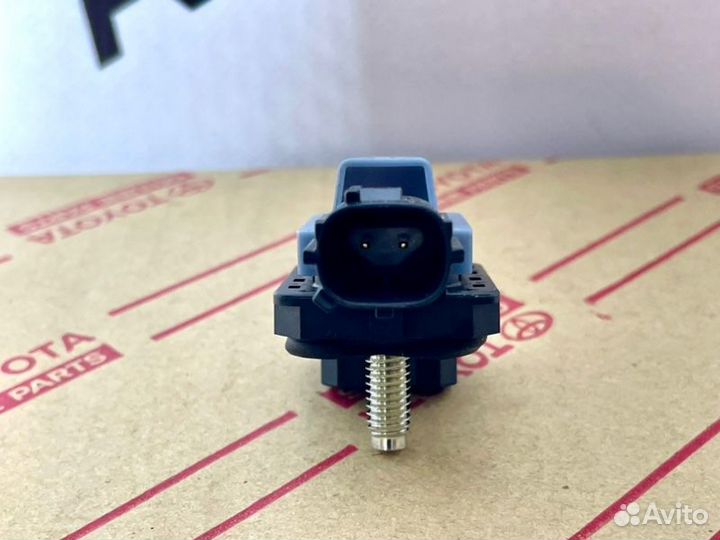 Датчик передний правый Lexus Es 7 2019