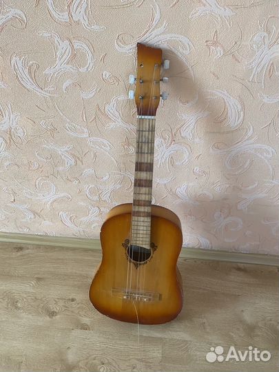 Гитара шестиструнная