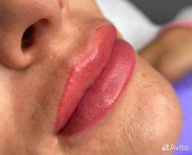 Татуаж губ и бровей