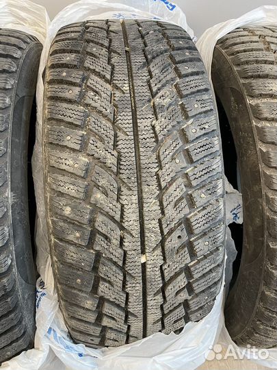 Kumho I'Zen KW31 235/55 R17