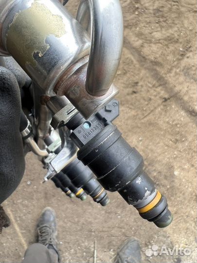 Топливная рампа AEB 1.8T 280150447