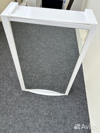 Шкаф с зеркалом в ванную