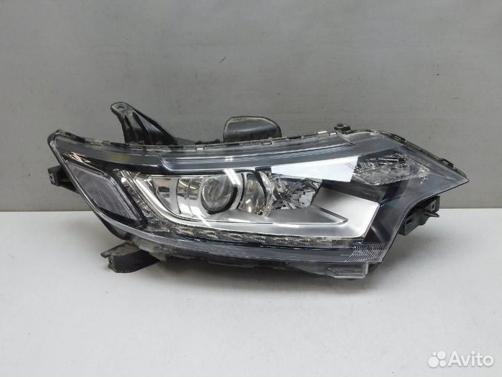 Фара правая Mitsubishi Outlander