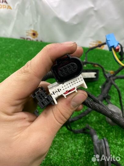 Проводка двери передняя правая Audi A4 B9 CYR 2017