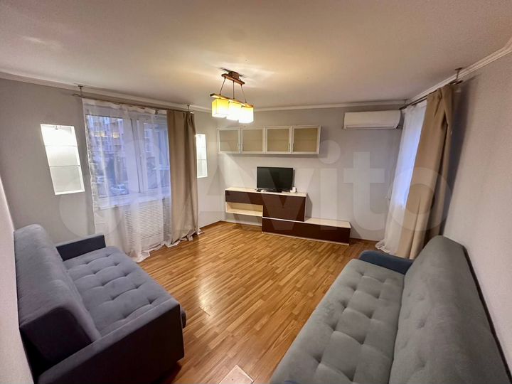 2-к. квартира, 60 м², 2/12 эт.