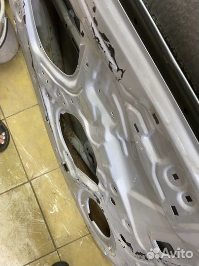 Задняя левая дверь на hyundai solaris