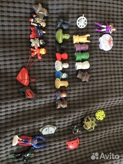 Игрушка Мстители Лента и киндер