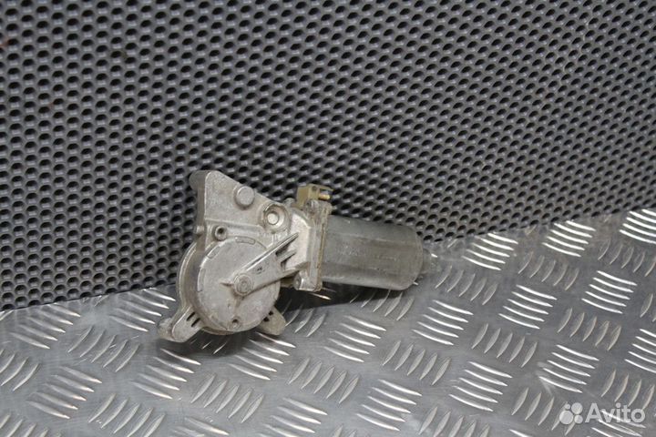 Моторчик стеклоподъемника Mercedes Benz W202