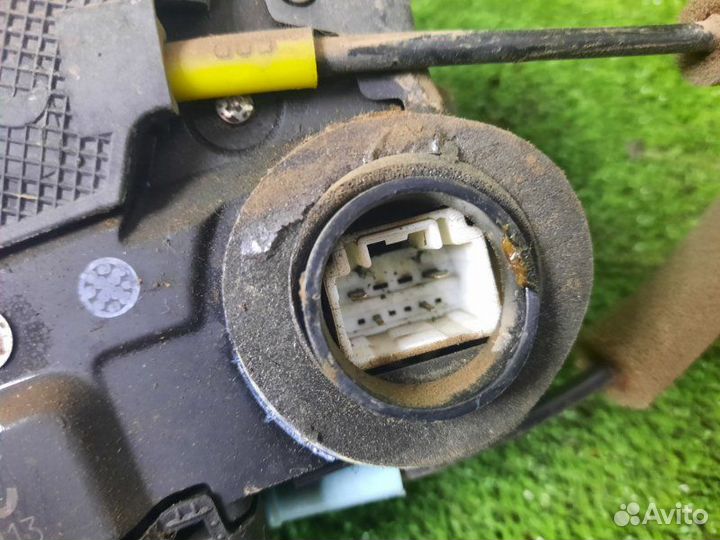 Замок двери задний левый Toyota Camry GSV40 2grfe