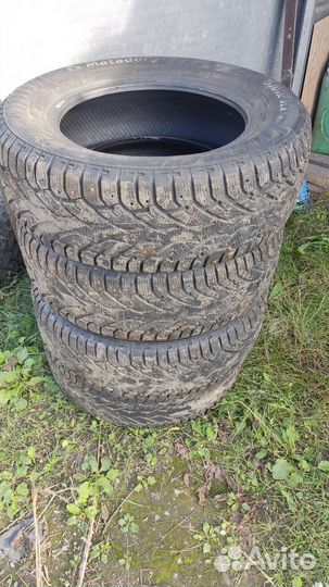 Зимняя резина 215 65 r16