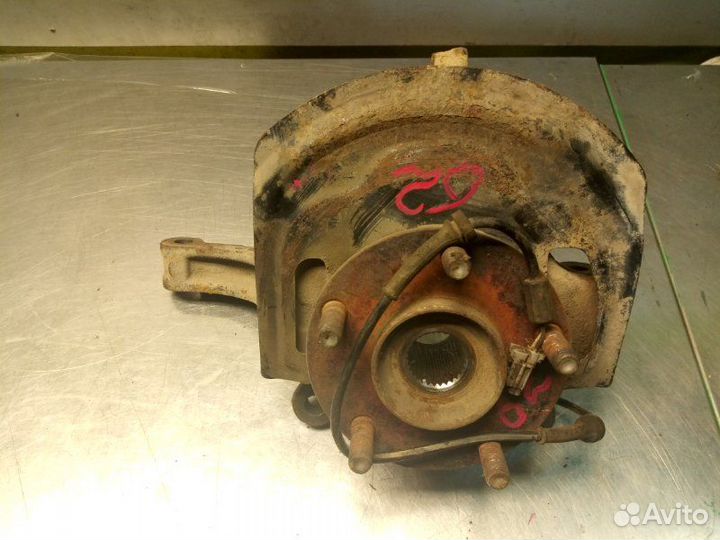 Кулак поворотный передний левый Nissan Qashqai+2