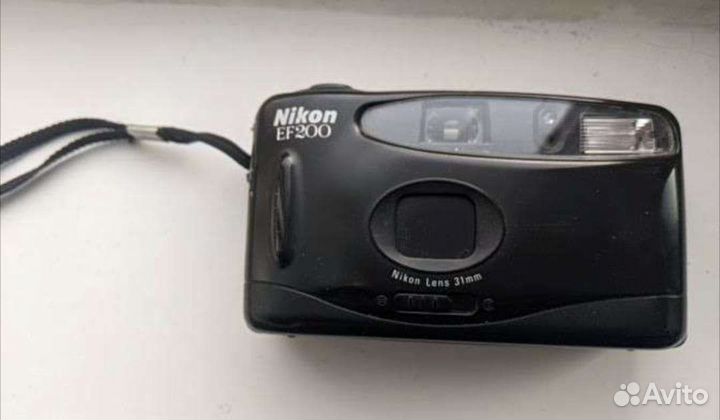 Плёночный фотоаппарат Nikon EF200