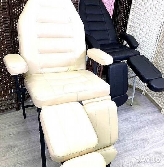 Стул для мастера педикюра, косметолога