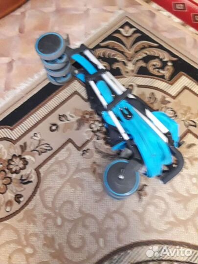 Продам коляску в отличном состоянии. Легко складыв