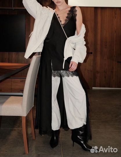 Атласное платье с кружевом feshnchika