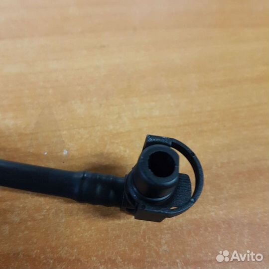 Трубка охлаждения Opel Astra H 1.8