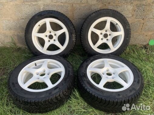 Pirelli Ice Zero FR 205/55 R16