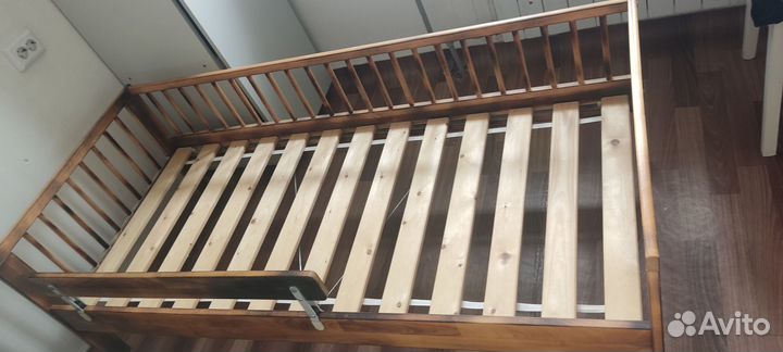 Детская кровать с матрасом