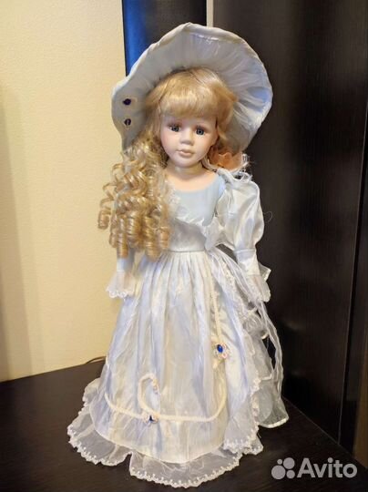 Коллекционная кукла фарфоровая