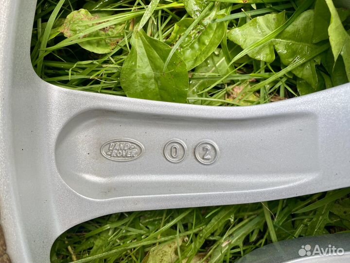 R22 Continental ContiCrossContact Winter 275/40, PCD 5x120 DIA 72.6