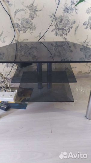 Тумба стеклянная под телевизор