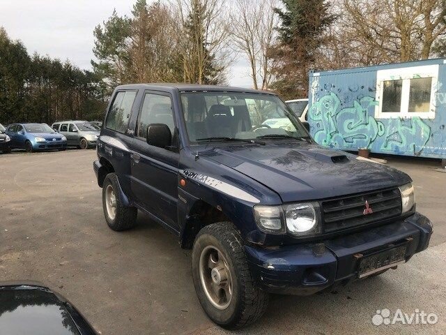Разбор на запчасти Mitsubishi Pajero