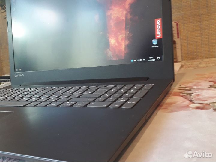Ноутбук Lenovo 15ikb/i5 7gen/ati 530 ddr5/ssd+hdd