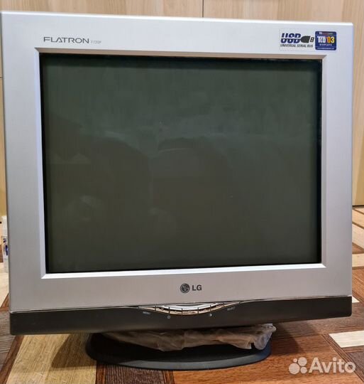 Монитор эл. LG F720P