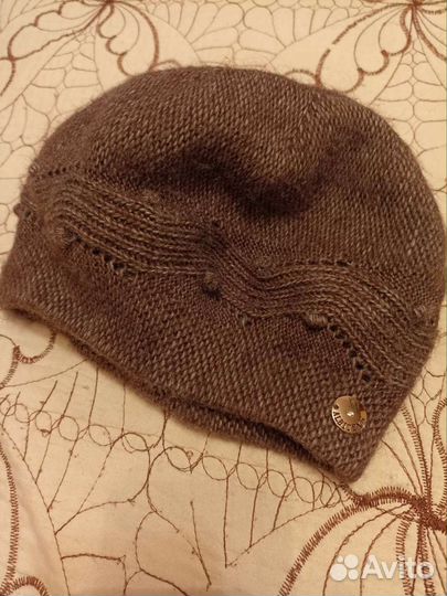 Берет женский вязаный