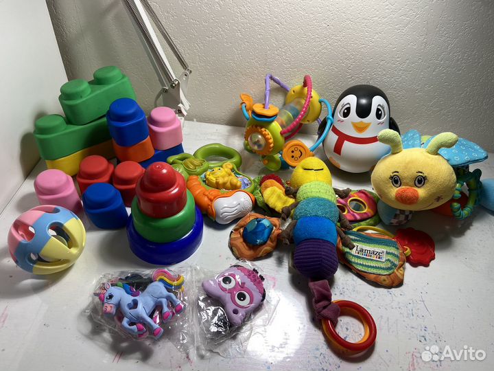 Развивающие игрушки для малышей пакетом