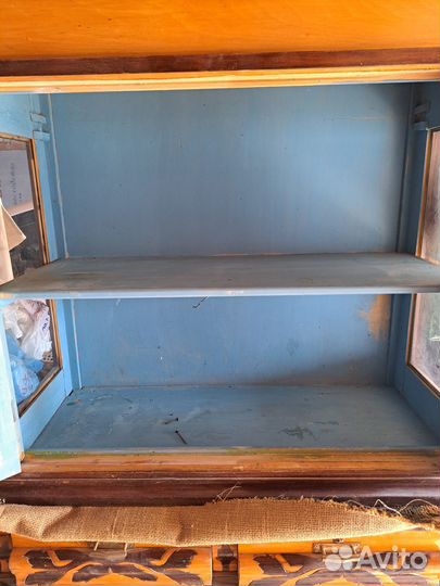 Шкаф сервант