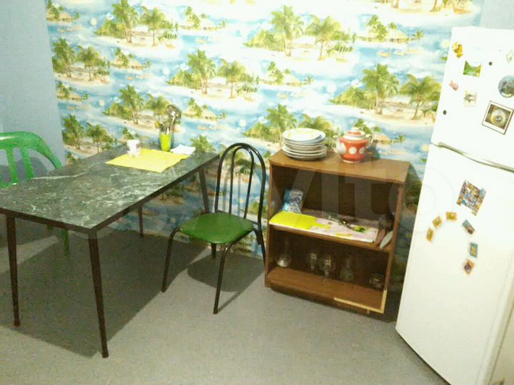 Комната 40 м² в 4-к., 1/2 эт.