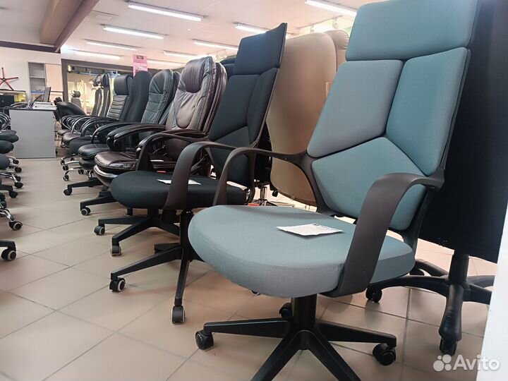 Компьютерные кресла в наличии в Калининграде