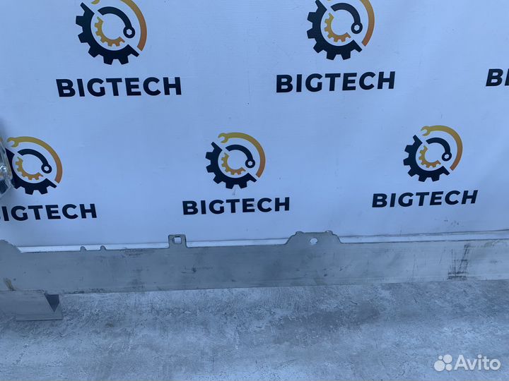 Передняя панель Mercedes W246 A2466200019