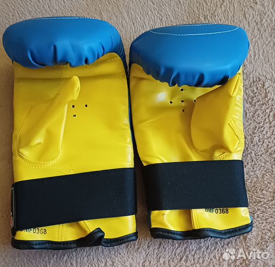 Боксерские перчатки