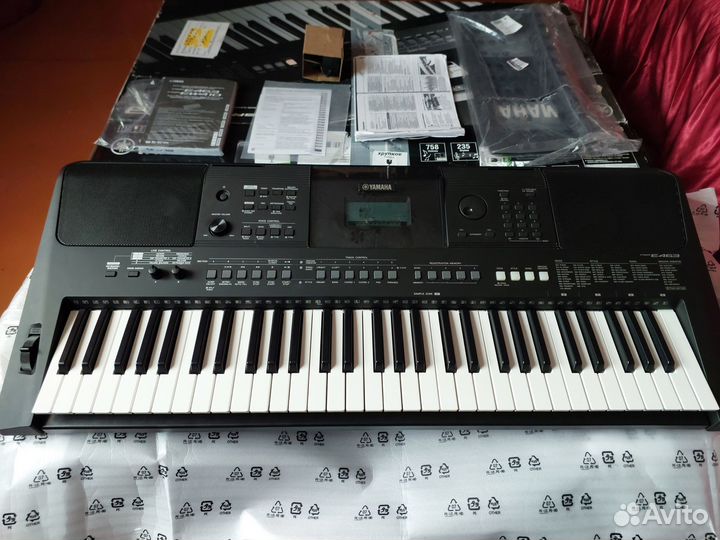 Синтезатор Yamaha PSR-E463 состояние нового