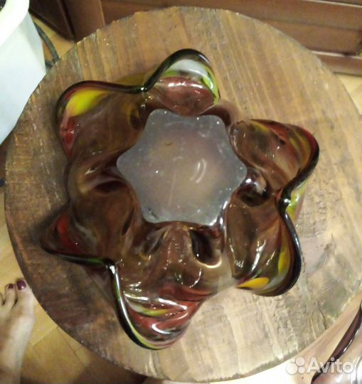 Ваза из цветного стекла