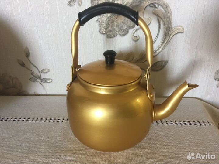 Чайники заварочные разных времен