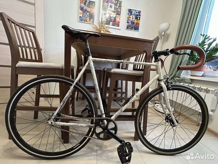 Шоссейный велосипед фикс/сингл спид Bear Bike 58