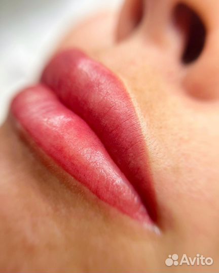 Перманентный макияж губ