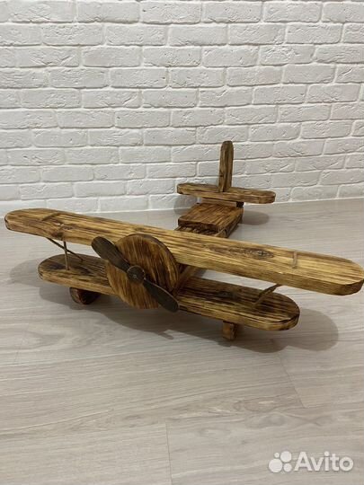 Самолет деревянный