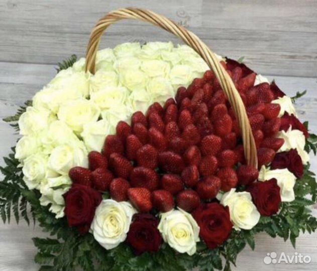 Цветы в корзине