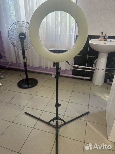 Лампа кольцевая профессиональная